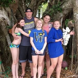 Meet your Posher, Cortney